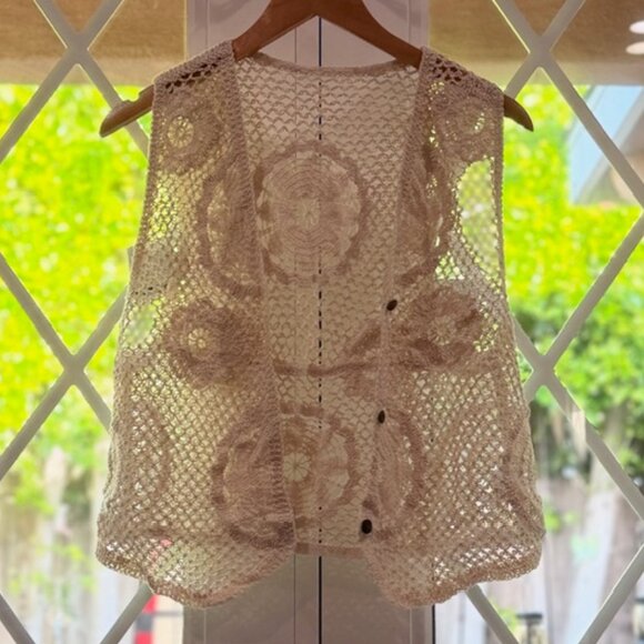 🆕Brand Unknown Crochet Vest in Ivory/Cream Size Small - Picture 2 of 7